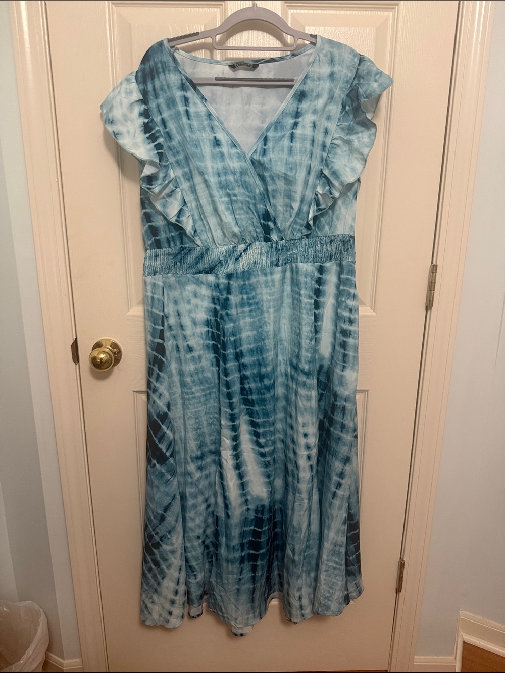 BLOOMCHIC Aqua and Teal Tie-Dye Shell